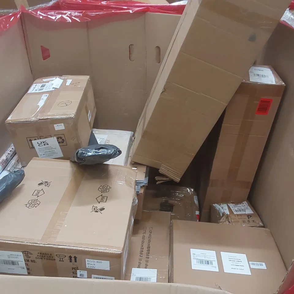 PALLET CONTAINING A LARGE QUANTITY OF ASSORTED ITEMS INCLUDING: MECHANICS TOOL SET, PAPER SHREDDER, CAR SEAT COVER, GARDEN CART, NESTING COFFEE TABLE ECT