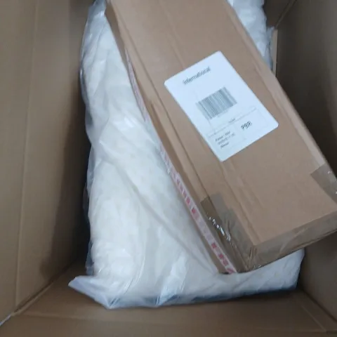 A MIX OF 4 ITEMS INCLUDING PILLOWS, WOODEN ITEM ETC.