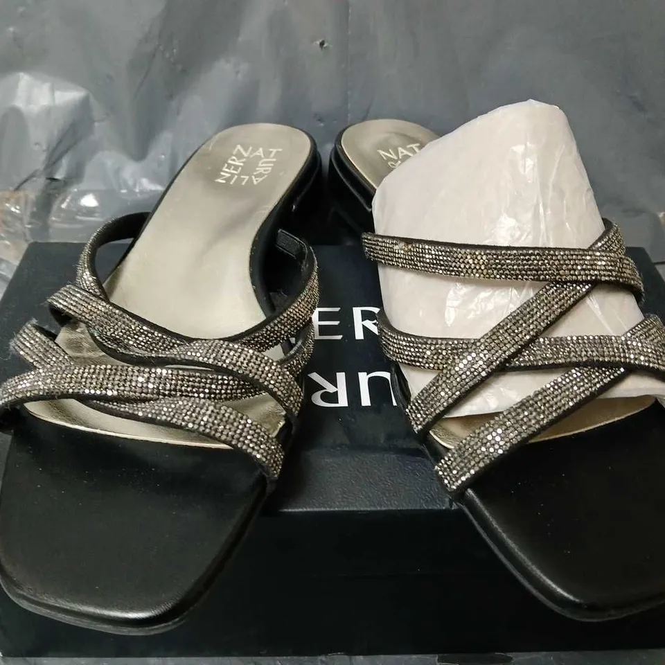 BOXED NATURALIZER ABRIANA JEWEL SANDALS IN BLACK - SIZE 4.5