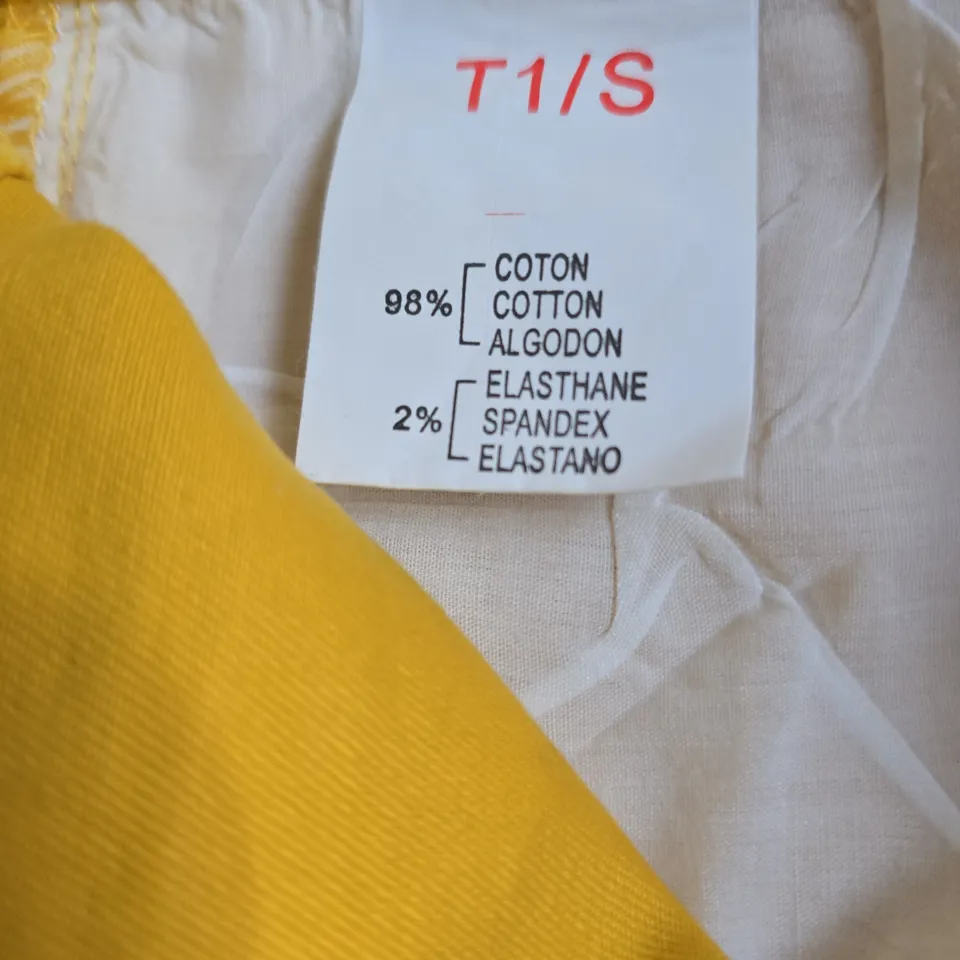 SOO MUSTARD YELLOW SHORTS – 98% COTTON, 2% ELASTANE, SIZE S 
