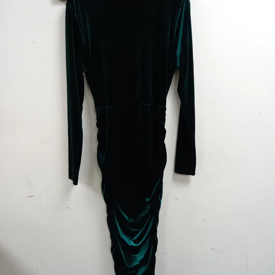 CLUB OF LONDON VELVET HIGH NECK BACKLESS MIDI DRESS IN GREEN - UK 14