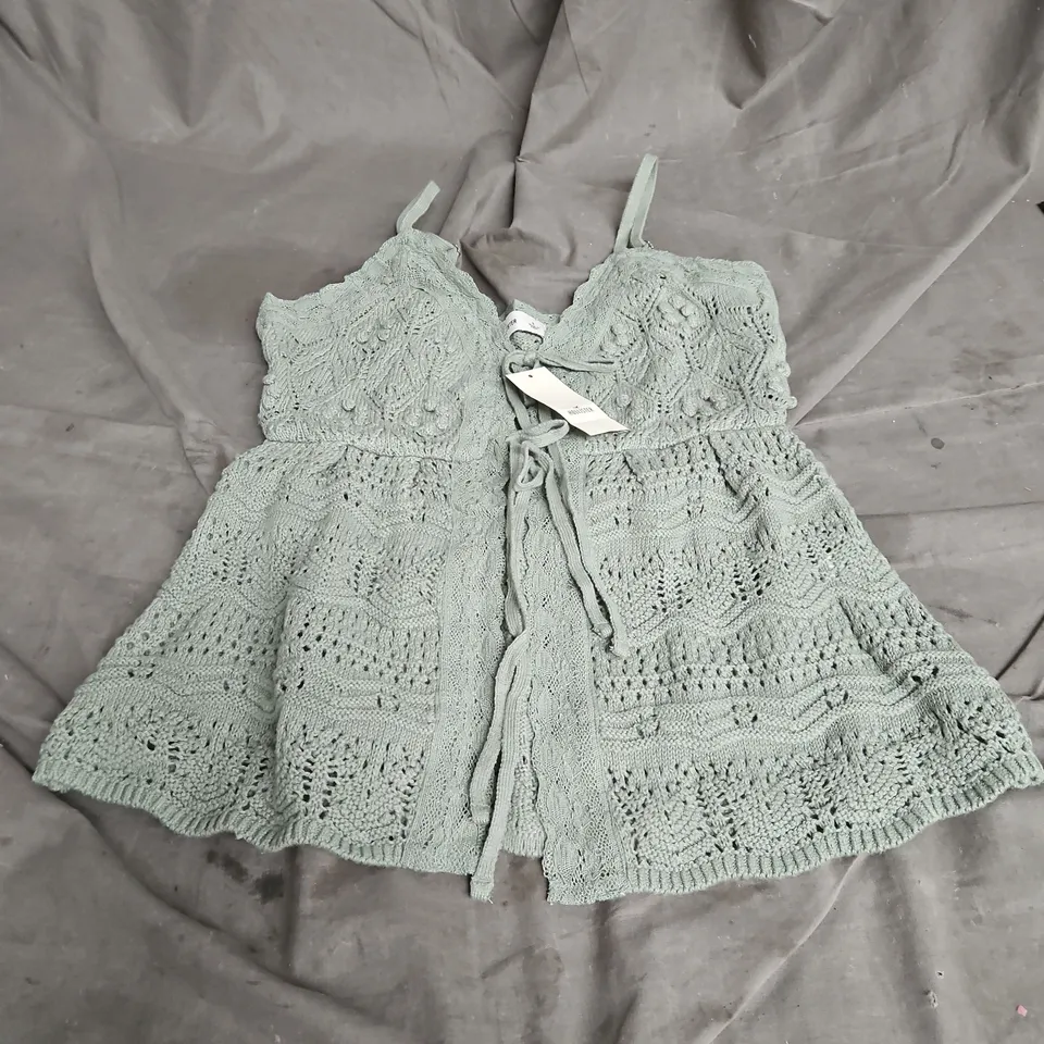 HOLLISTER TIE FRONT CROCHET TOP IN GREEN SIZE S