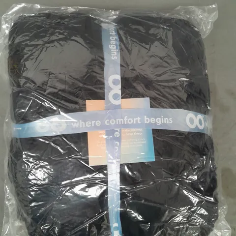 SEALED OODIE ADULT OVERSIZED HOODED BLANKET - BLACK 