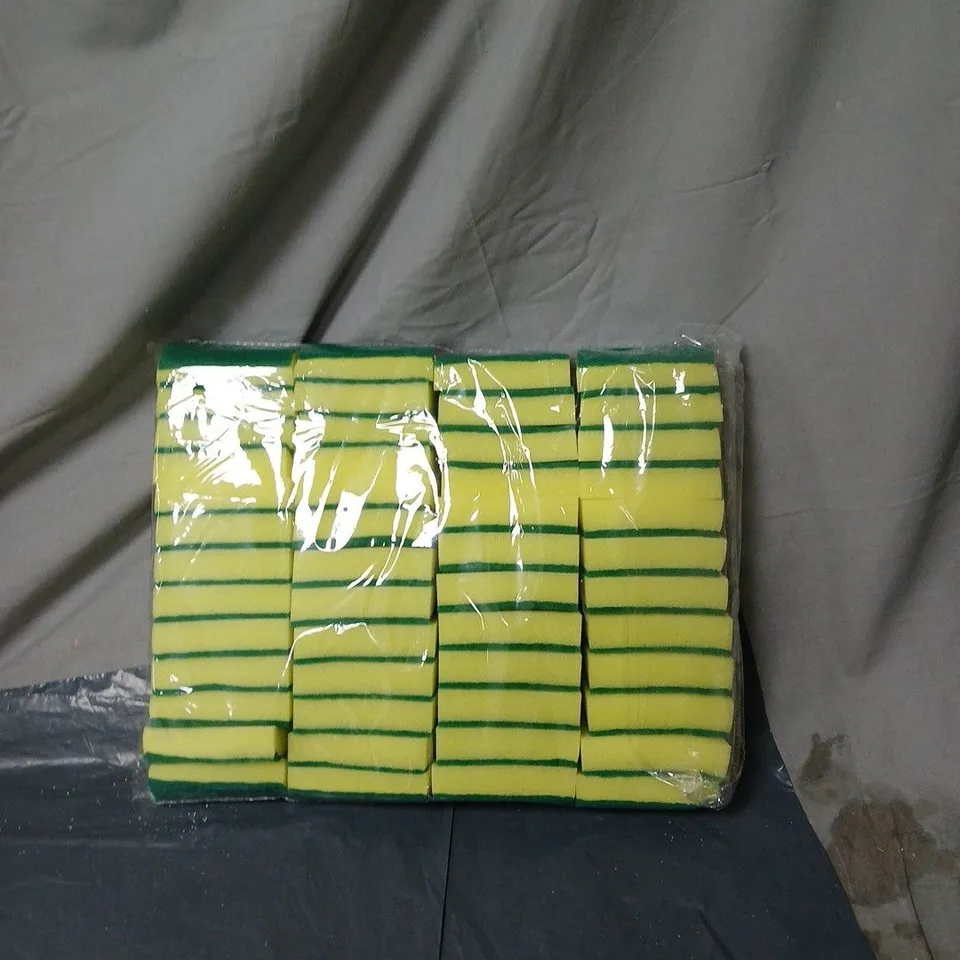 BOX OF APPROXIMATELY 20 ASSORTED HOUSEHOLD ITEMS INCLUDING POWER STRIP , SNUGGLE PUFF WOOL AND PACK OF SCOURERS 