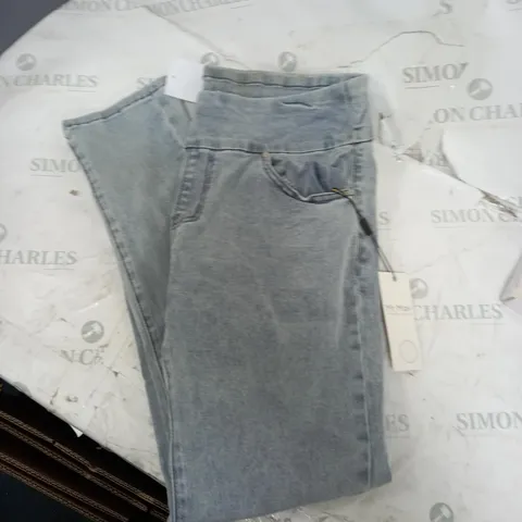BOX OF ASSORTED WOMENS CLOTHING TO INCLUDE JEANS, TROUSERS, COATS ETC