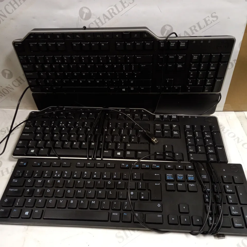 LOT OF APPROXIMATELY 18 ASSORTED KEYBOARDS TO INCLUDE DELL KB216p WIRED KEYBOARD, TWO KB522p KEYBOARDS, ETC  