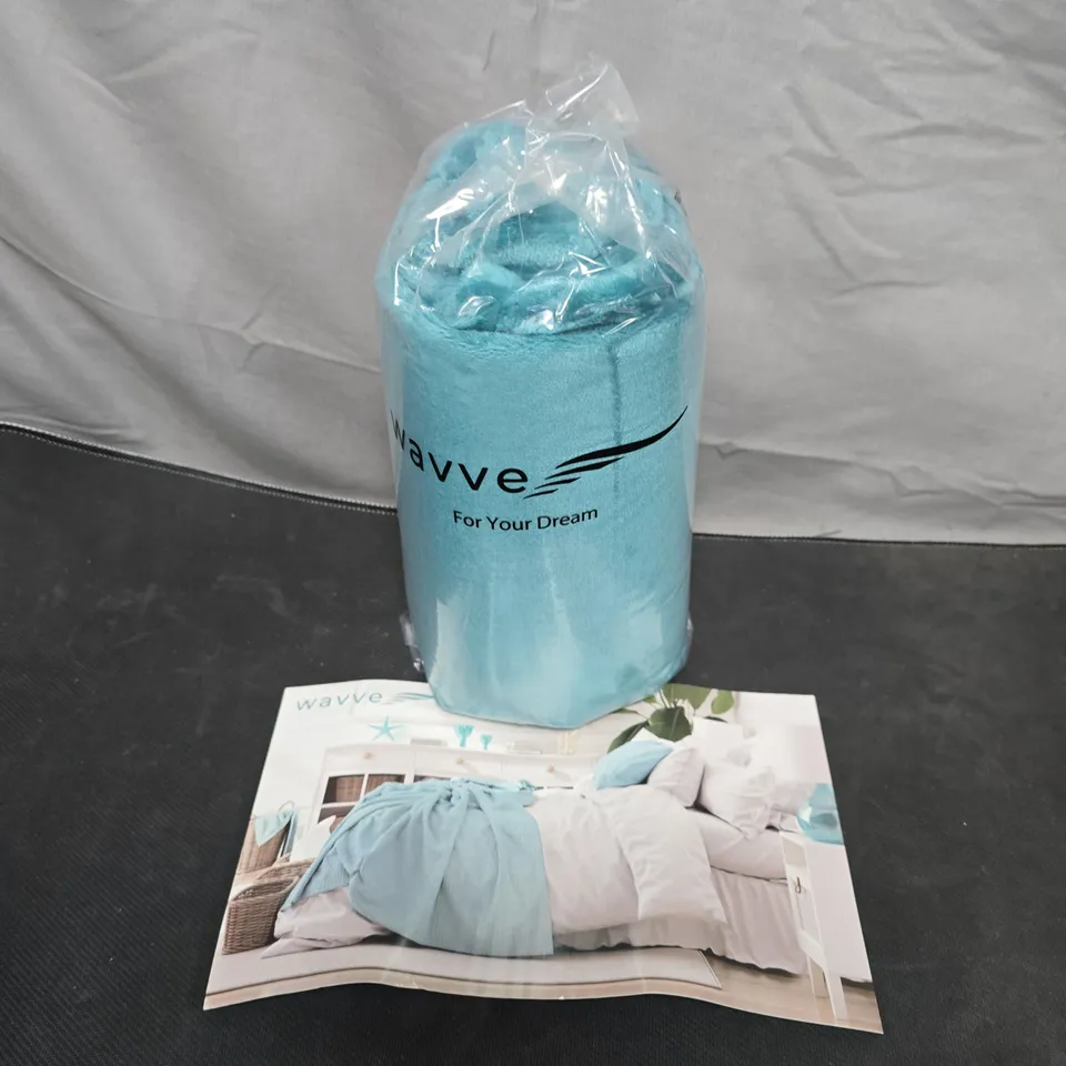 WAVVE FLANNEL FLEECE BLANKET – 130 X 150 CM – 100% MICROFIBER POLYESTER
