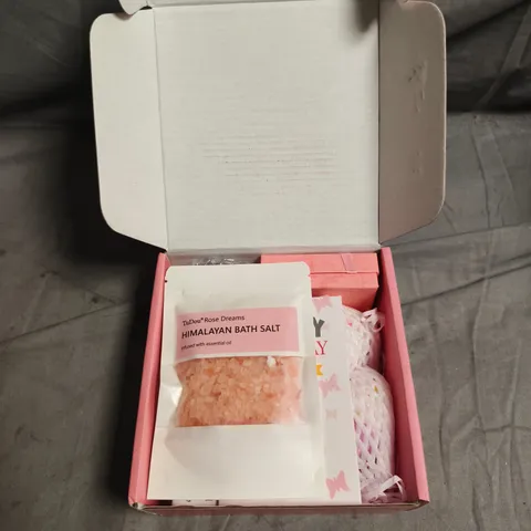 TUDOU ROSE DREAMS HIMALAYAN BATH SALT GIFT SET – INFUSED WITH ESSENTIAL OIL