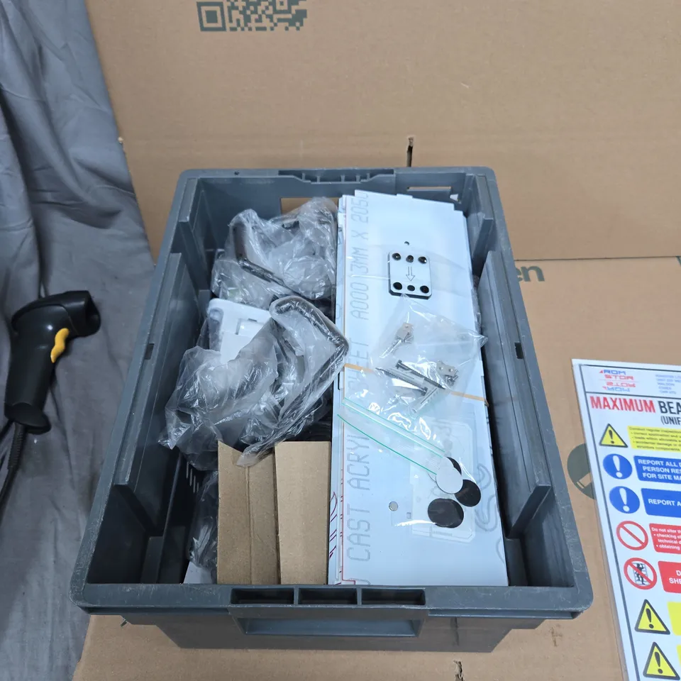 TOTE OF APPROXIMATELY 10 ASSORTED ITEMS TO INCLUDE: MAXIMUM BEAM LOAD SIGN