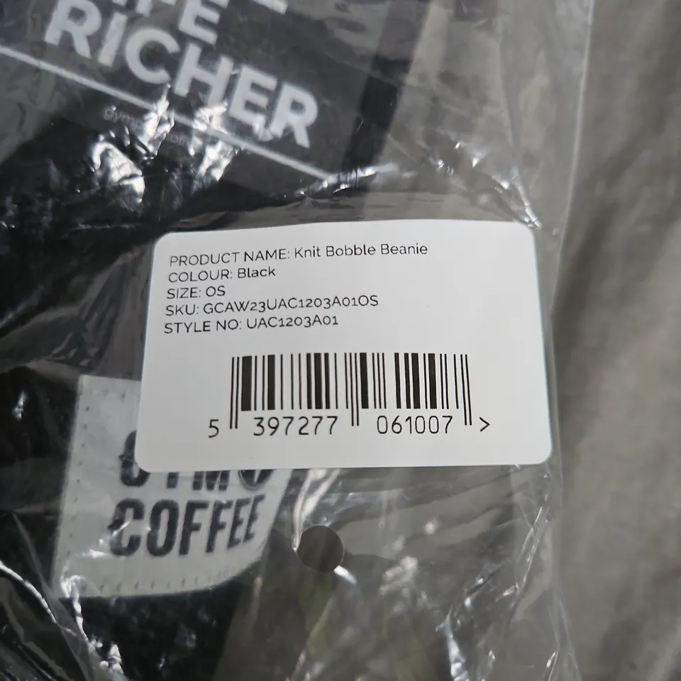 KNIT BOBBLE BEANIE – BLACK – ONE SIZE (GYM COFFEE)
