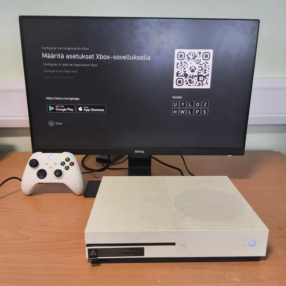 BOXED XBOX ONE 500GB DISC EDITION CONSOLE WITH CONTROLLER 