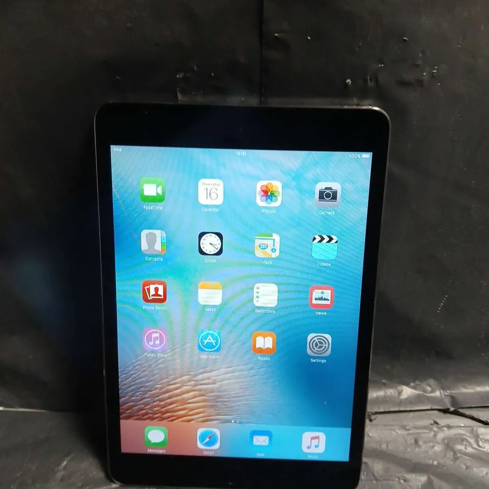 APPLE IPAD – SPACE GRAY, 9.7IN TABLET 