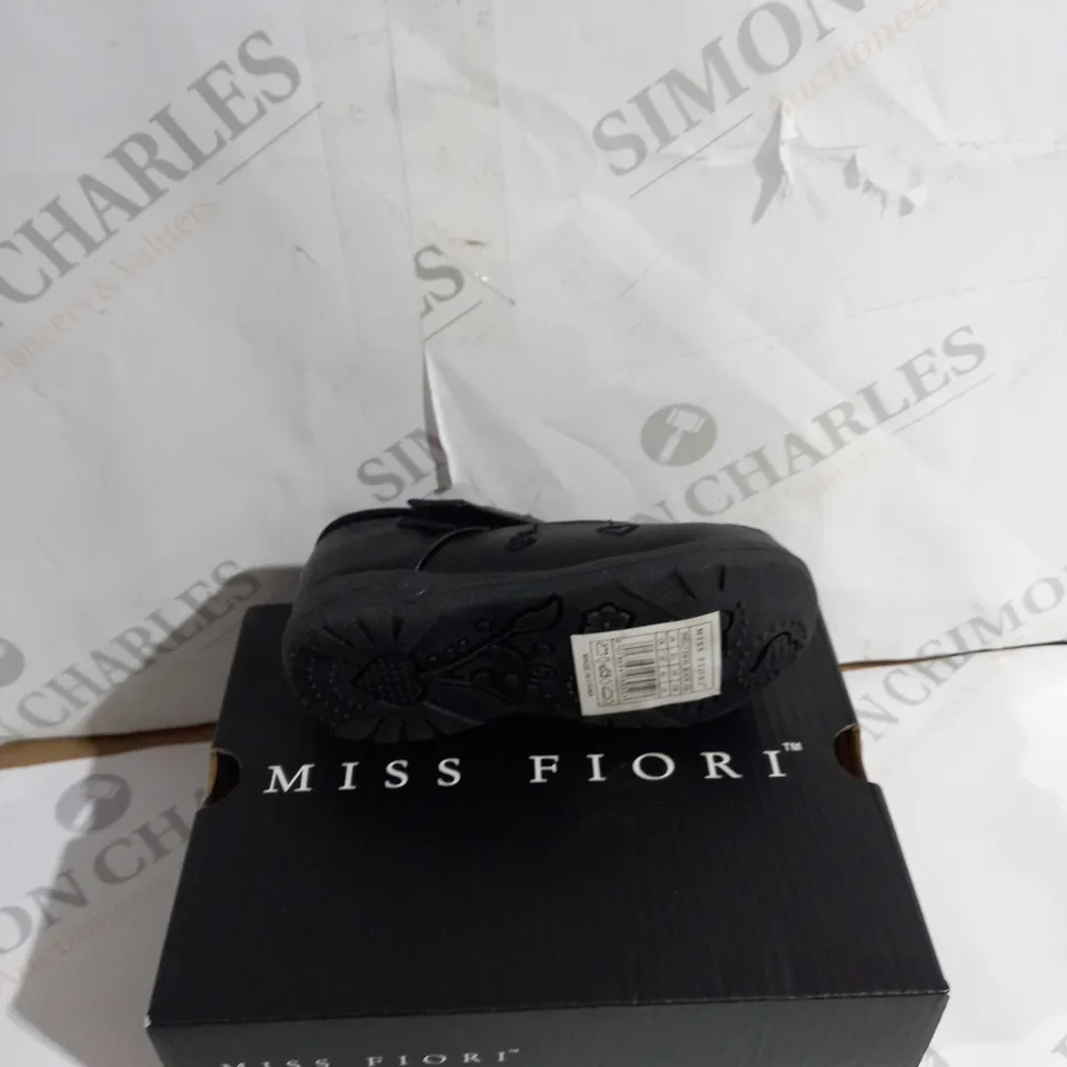 BOXED PAIR OF MISS FIORI SIZE UK C5 BLACK 