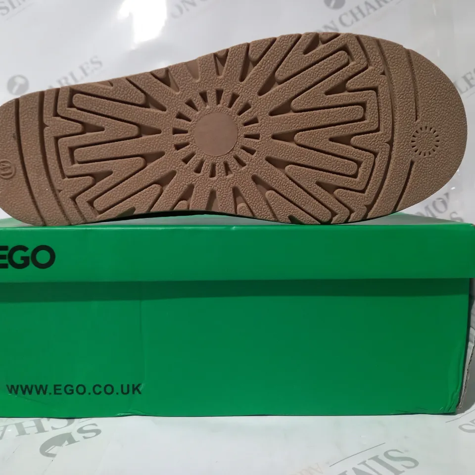 BOXED PAIR OF EGO CATCH UP SLIP-ON FAUX FUR LINED SHOES IN LIGHT CHESTNUT UK SIZE 8