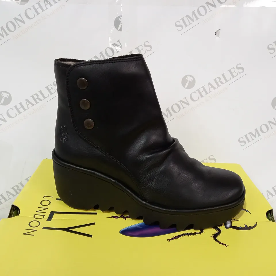 FLY LONDON BLACK ARKANSAS BOOTS - SIZE EU37