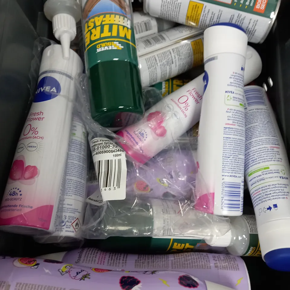 BOX OF APPROX 10 ASSORTED LIQUIDS TO INCLUDE - MITRE FAST, BERRY BLAST FOAMBURST, NIVEA DEODORANT ETC