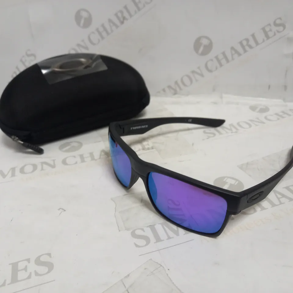 OAKLEY STYLE TWOFACE SUNGLASSES