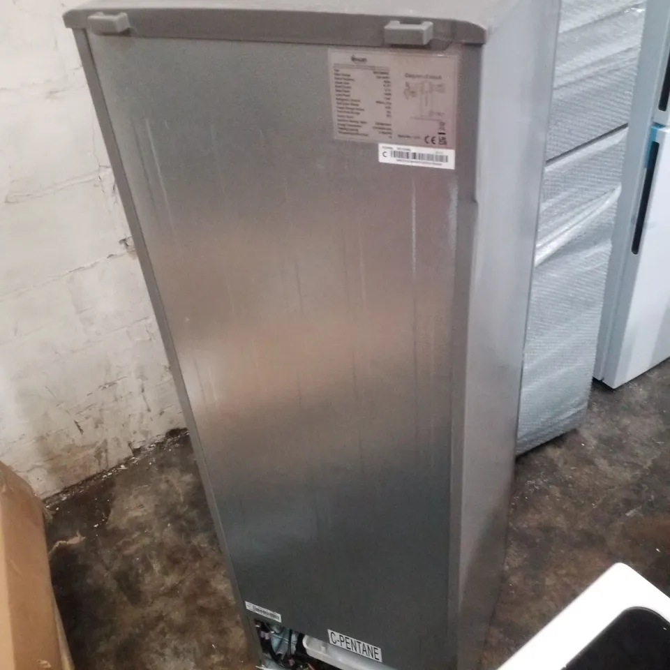 SWAN SR15690S 48CM WIDE, 50/50 SPLIT FRIDGE FREEZER - SILVER