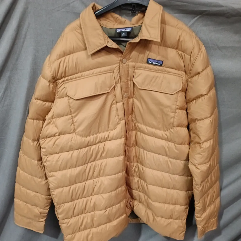 PATAGONIA QUILTED JACKET IN TAN SIZE XL