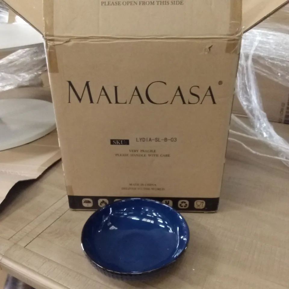 BOXED MALACASA DINNERWARE SET