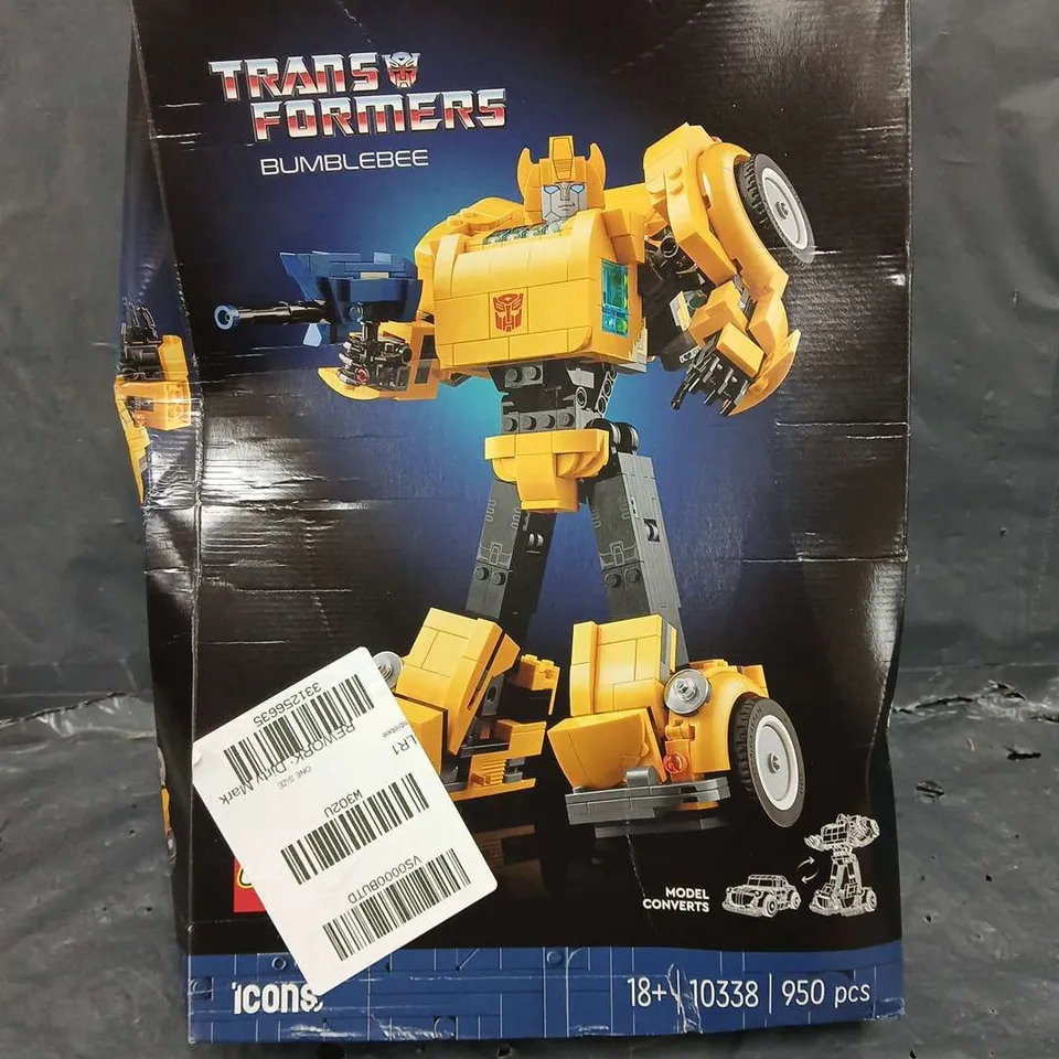 BOXED LEGO TRANSFORMERS BUMBLEBEE SET - 10338