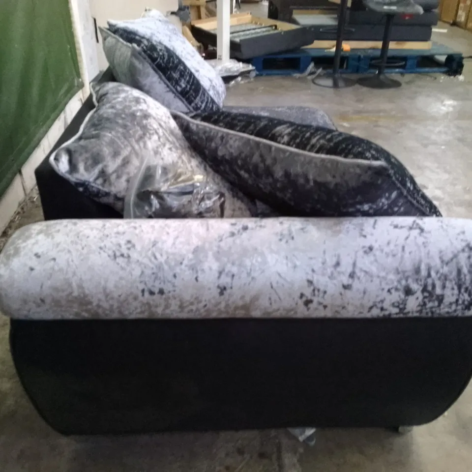 QUALITY DESIGNER RHF SECTION SOFA - GREY/BLACK FABRIC 