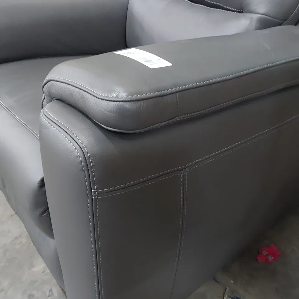 QUALITY ITALIAN DESIGNER AVOLA POWER RECLINING LOUNGE SUITE COMPRISING TWO SEATER SOFA, TWO EASY CHAIRS & STORAGE FOOTSTOOL 