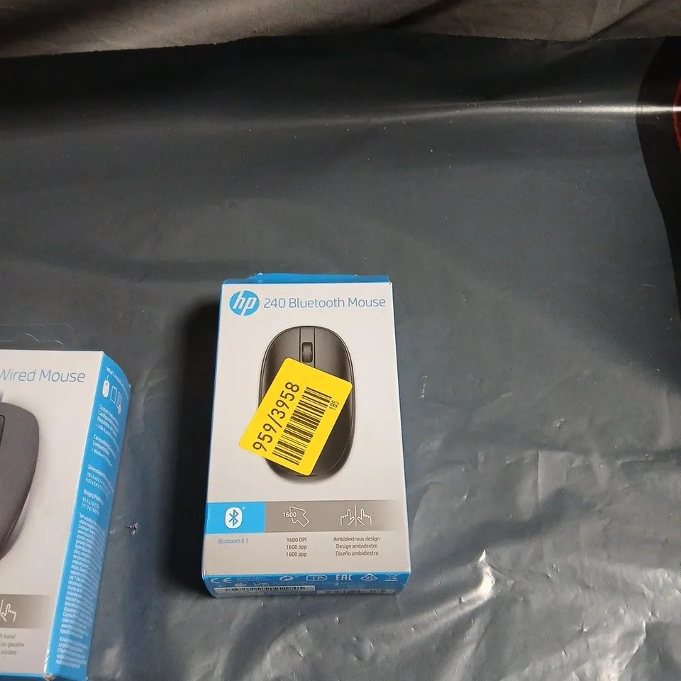 APPROXIMATELY 12 ASSORTED HP MOUSE INCLUDING HP 150 WIRED MOUSE AND HP 40 BLUETOOTH MOUSE 