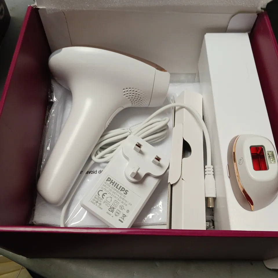 BOXED PHILIPS LUMEA IPL HAIR REMOVER 7000
