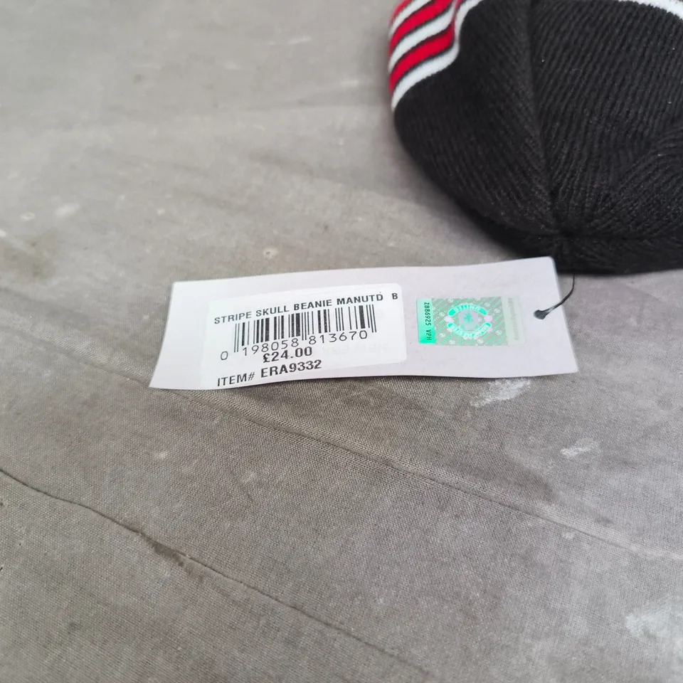 MANCHESTER UNITED FOOTBALL CLUB BLACK STRIPE BEANIE KIDS TAGGED
