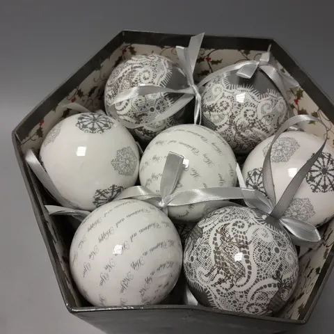 FESTIVE GREY DECOUPAGE BAUBLES