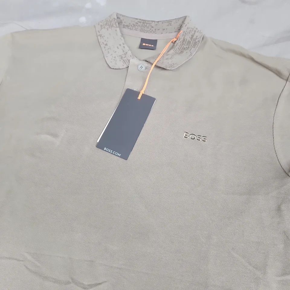 HUGO BOSS POLO SHIRT – SIZE SMALL