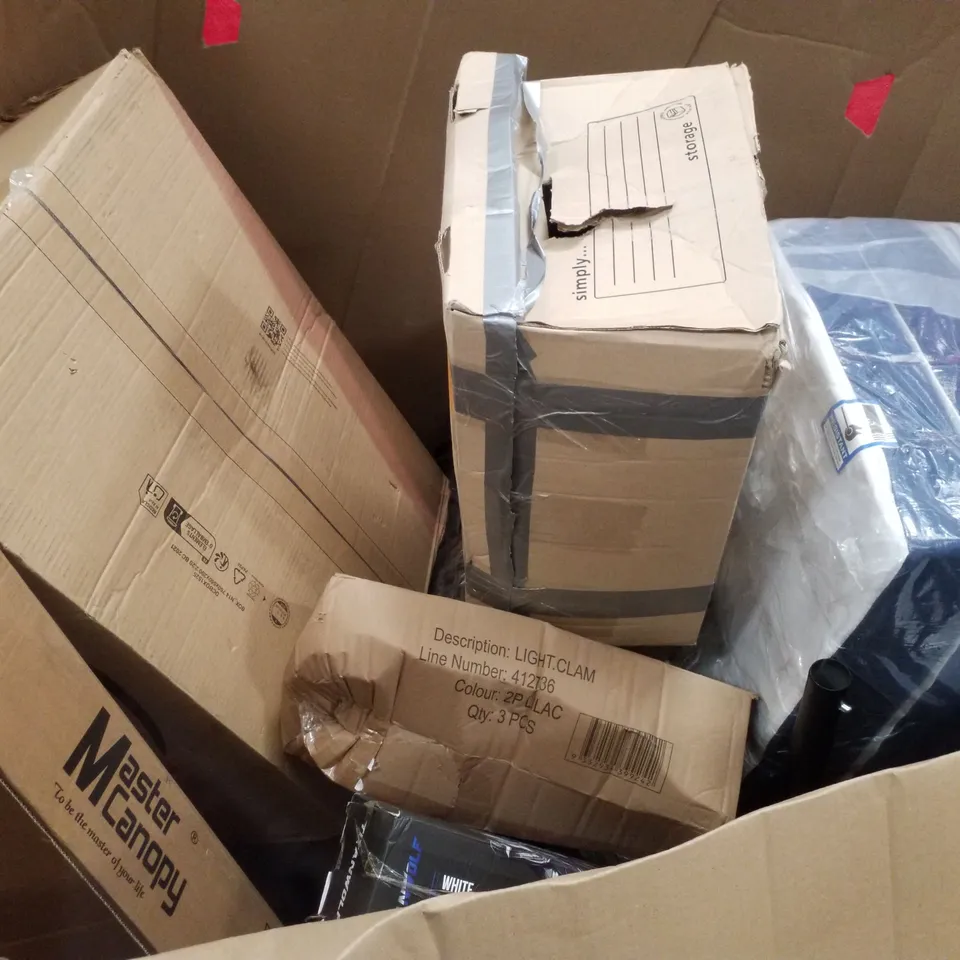 PALLET CONTAINING ASSORTED PRODUCTS INCLUDING PATIO UMBRELLA, GAMING MOUSE PAD, LIGHT CLAM & FOLDING MATTRESS 