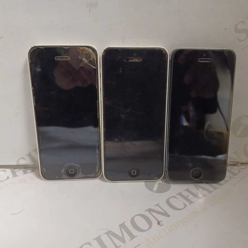 THREE ASSORTED APPLE IPHONE TO INCLUDE MODELS A1507 AND A1429 