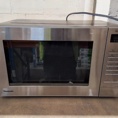 UNBOXED PANASONIC MICROWAVE OVEN NN-ST68OS WITH INVERTER 1000W