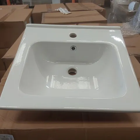 BRAND NEW BOXED LECICO ZARA II 50CM BASIN