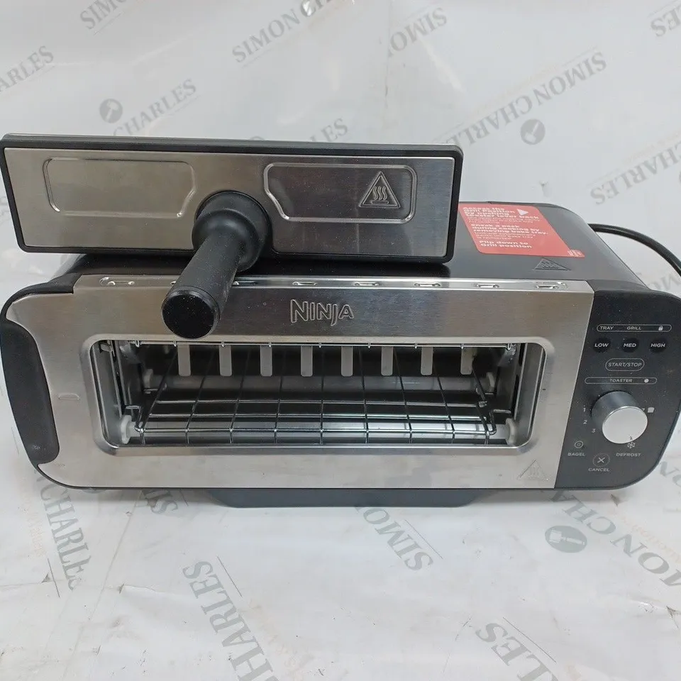BOXED NINJA 2 IN 1 TOASTER & GRILL ST100UK