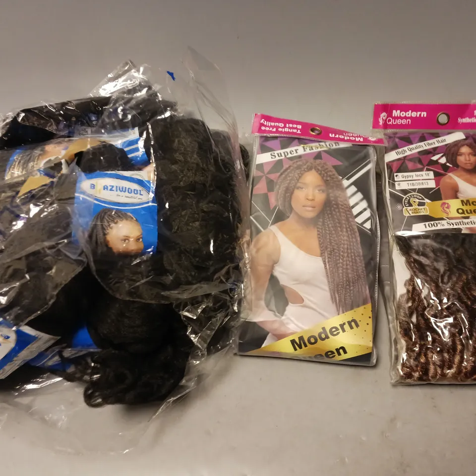 TOTE OF ASSORTED HAIR TO INCLUDE BAZIWOL, GYPSY LOCS 18" AND MODERN QUEEN ETC