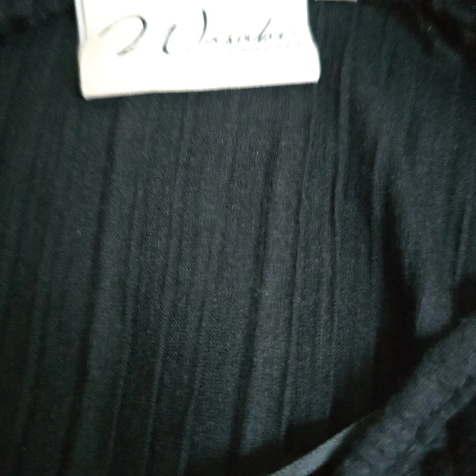 WASABI CONCEPT WOMEN'S BLACK PLEATED TOP – SIZE M