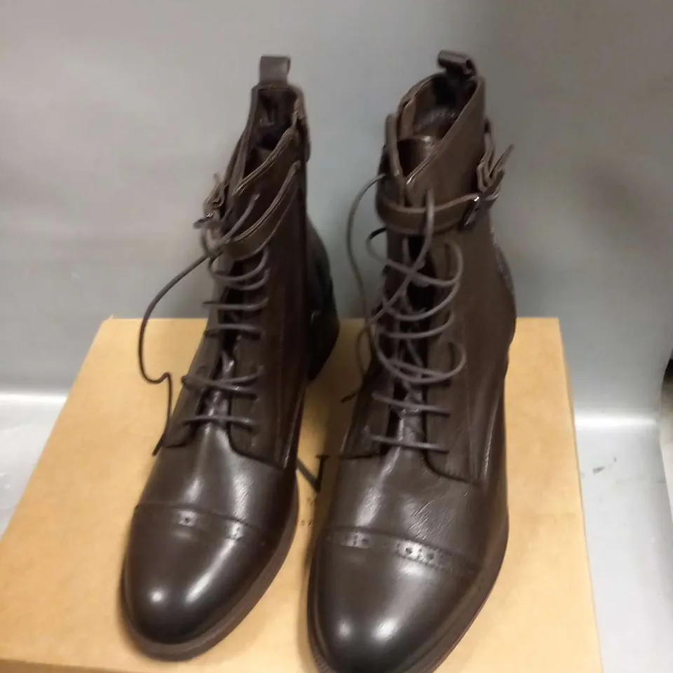 BOXED JONES BOOTMAKER MADIE CHOCOLATE SIZE 6