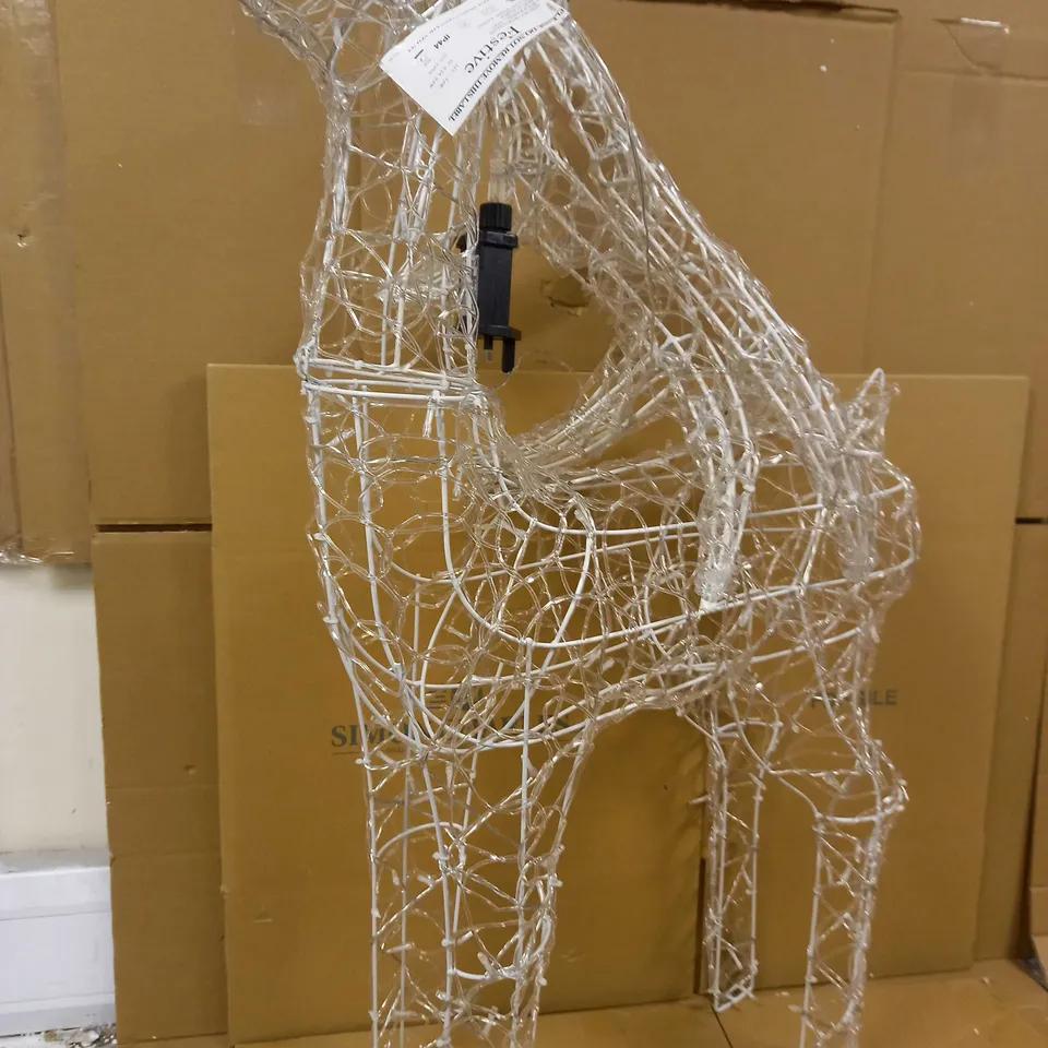 FESTIVE INDOOR/OUTDOOR PRE LIT REINDEER 