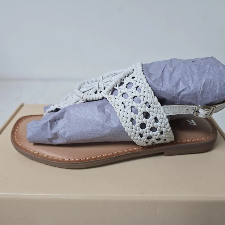 BOXED RAVEL ROXBY LEATHER SANDALS, WHITE - SIZE 4