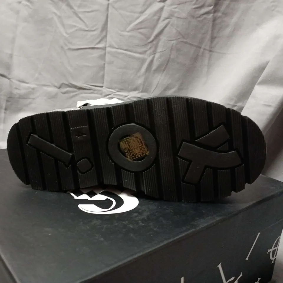 KOI BLACK LEATHER COMBAT BOOTS WITH THICK PLATFORM SOLE – UK SIZE 4