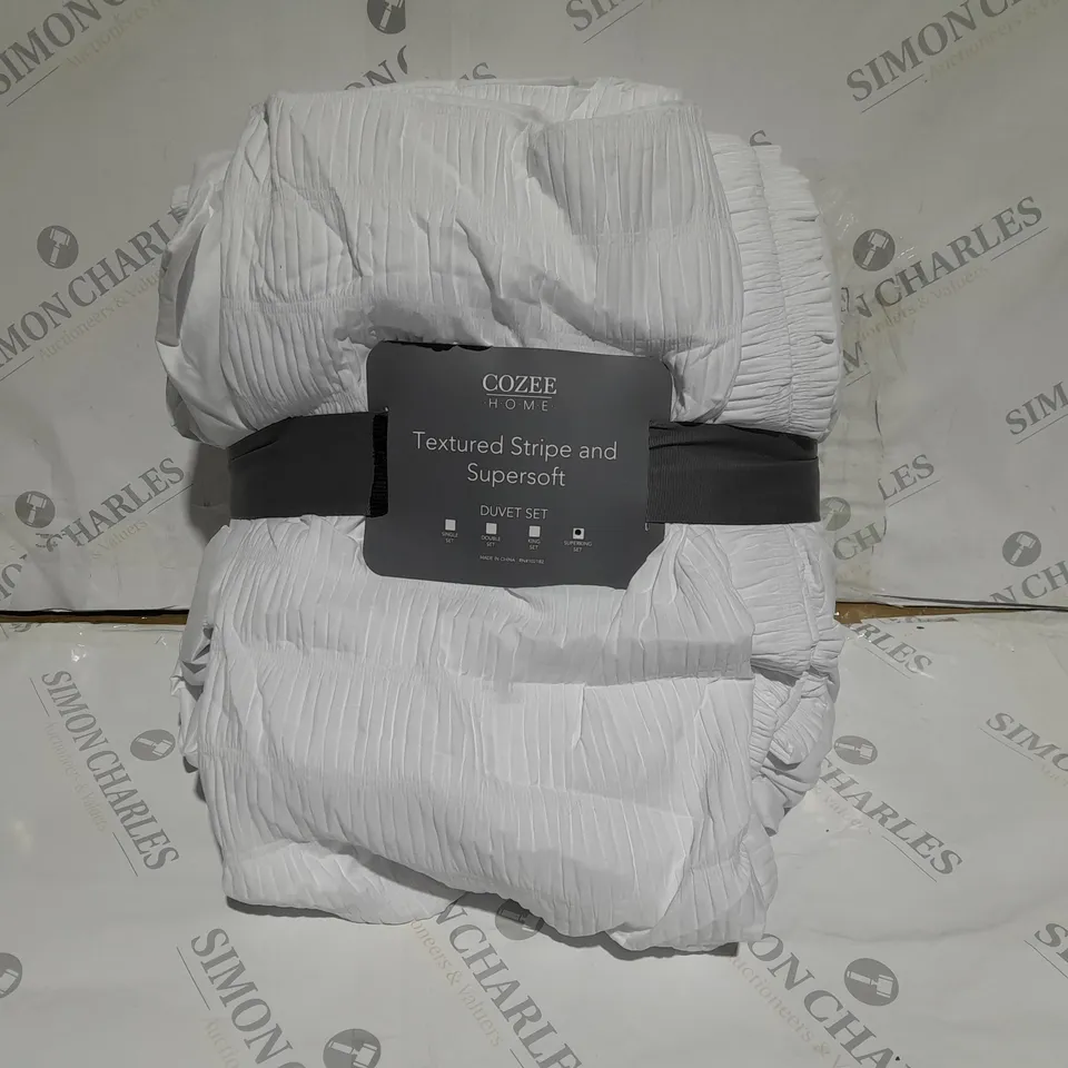BOXED SUPERSOFT BY COZEE HOME TEXTURED STRIPE DUVET SET IN WHITE - SUPER KING 