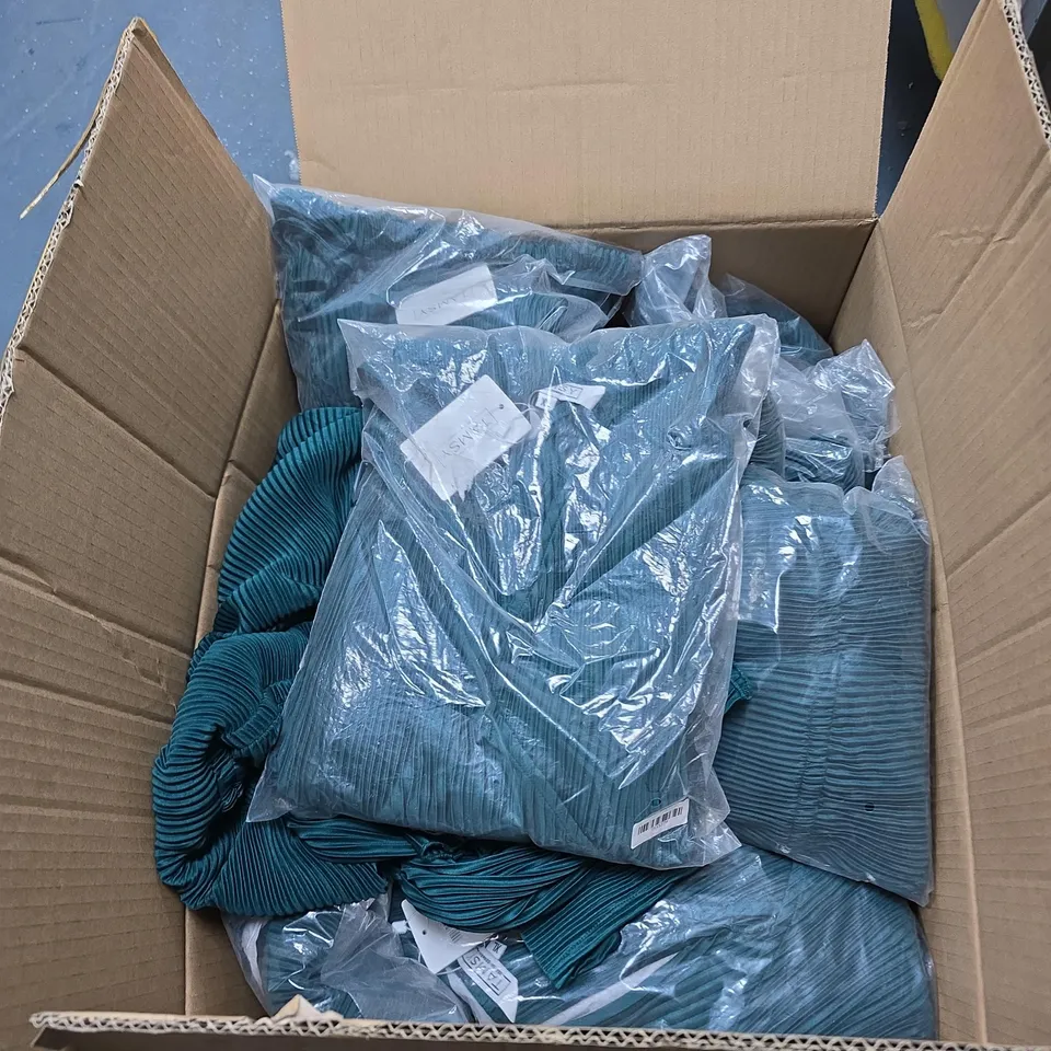 BOX OF APPROXIMATELY 20 TAMSY GREEN RIBBED JUMPSUIT - SIZE XL