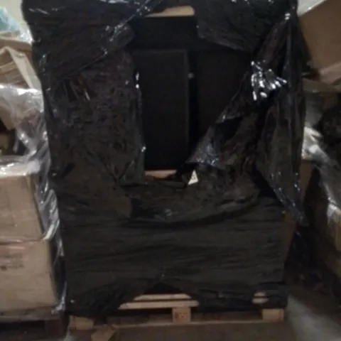 PALLET OF ASSORTED HOUSEHOLD GOODS AND PRODUCTS TO INCLUDE;TRAINERS,ELECTRIC COFFEE GRINDER,NEON LAMP