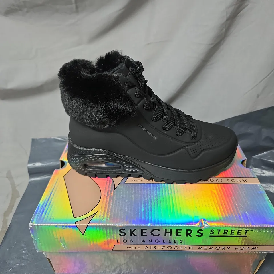SKECHERS STREET LOS ANGELES BOOTS – BLACK FUR-LINED HIGH-TOP (BOXED) SIZE 3.5