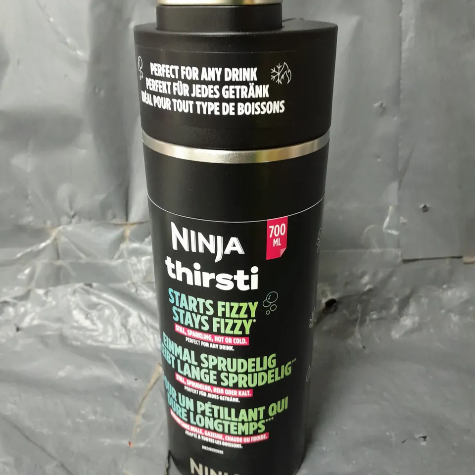 NINJA THIRSTI 700ml BOTTLE IN BLACK