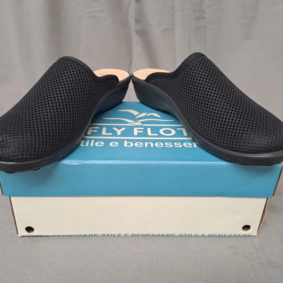 BOXED PAIR OF FLYFLOT SLIP-ON WEDGE SHOES IN BLACK EU SIZE 38