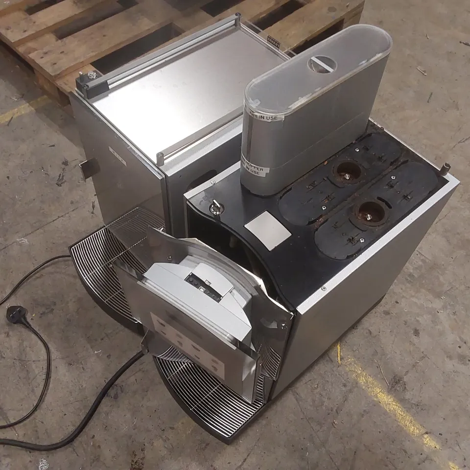 FRANKE COMMERCIAL COFFEE MACHINE WITH MILK CHILLER (2 ITEMS)